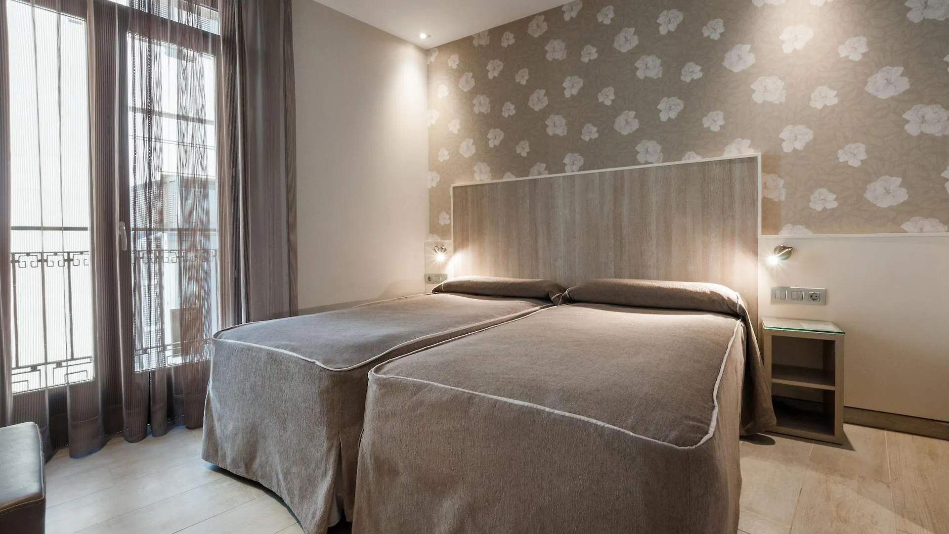 Hotel Santa Marta Барселона Испания