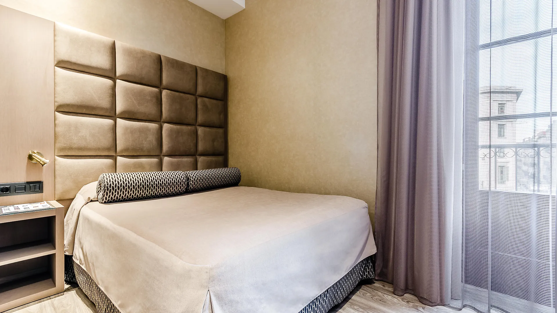 Hotel Santa Marta Барселона