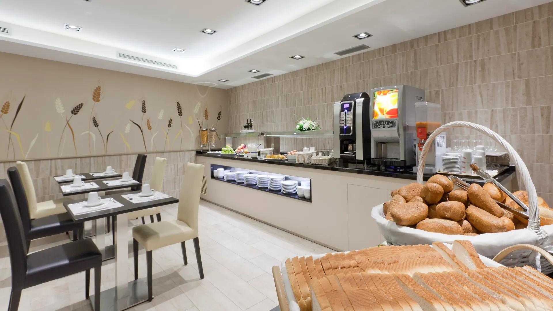 **  Hotel Santa Marta Барселона Испания