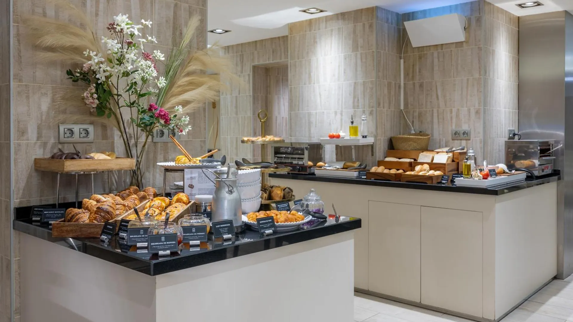 Hotel Santa Marta Барселона