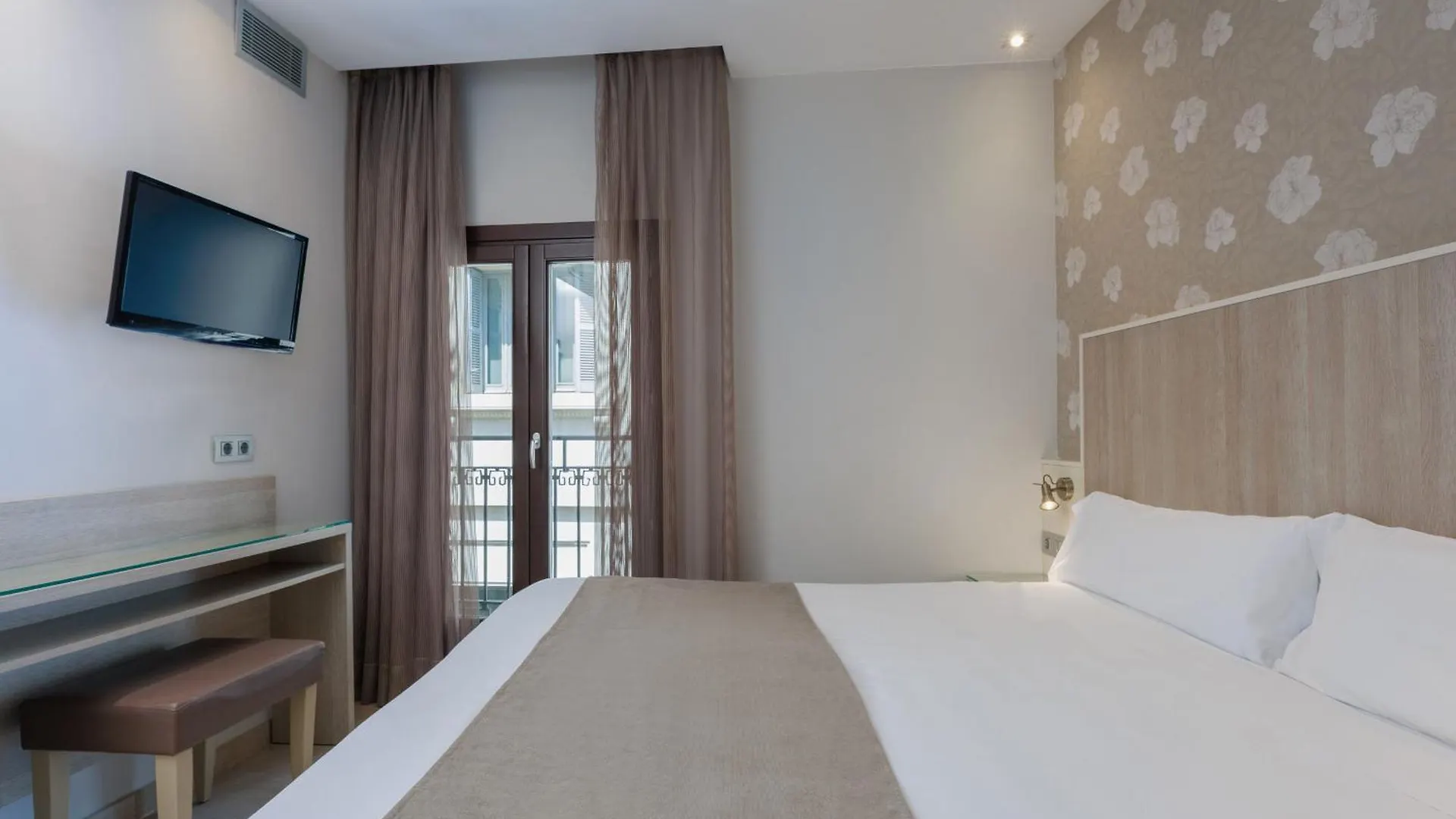 Hotel Santa Marta Βαρκελώνη 2*,  Ισπανία