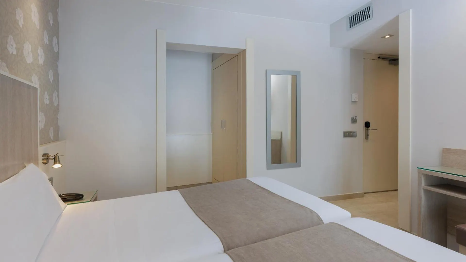 **  Hotel Santa Marta Barcelona Hiszpania