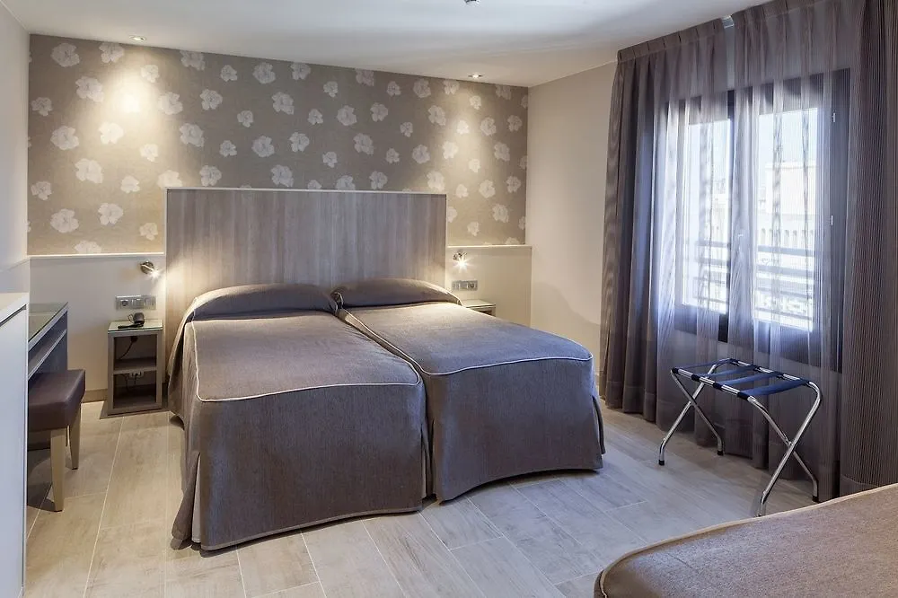 **  Hotel Santa Marta Барселона Испания